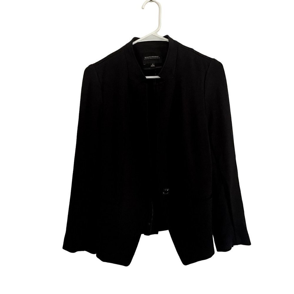 Banana Republic international exclusive black blazer collared pockets business